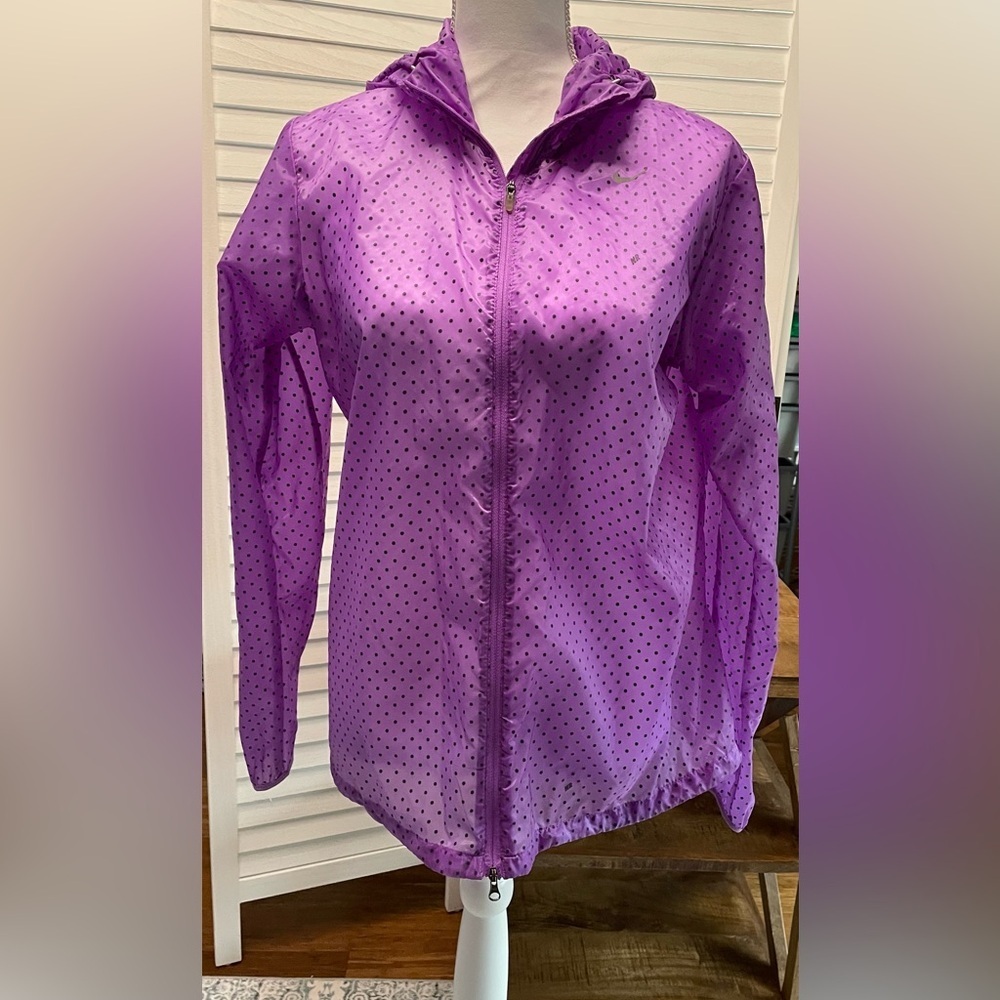 Nike Women's Size Large Lightweight Hooded Running Zipped Jacket